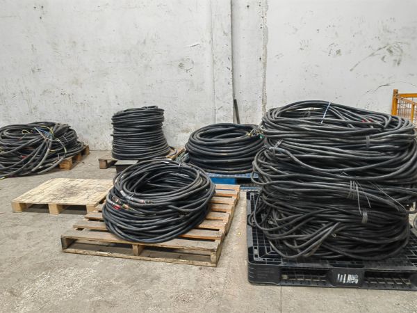 銅芯電纜線柔韌性與導電性的重要性